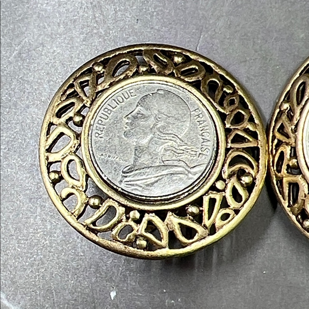 Vintage Gold Toned Republique Francaise Coin Earrings - Picture 2 of 6